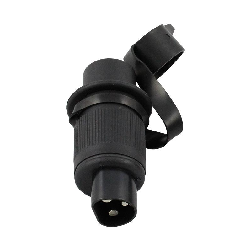 CLAVIJA DE 3 POLOS 12V DE PLÁSTICO